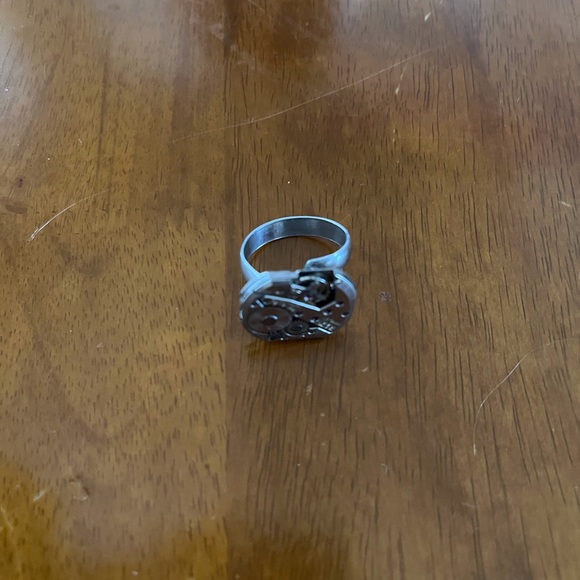 Ring - Picture 3 of 8